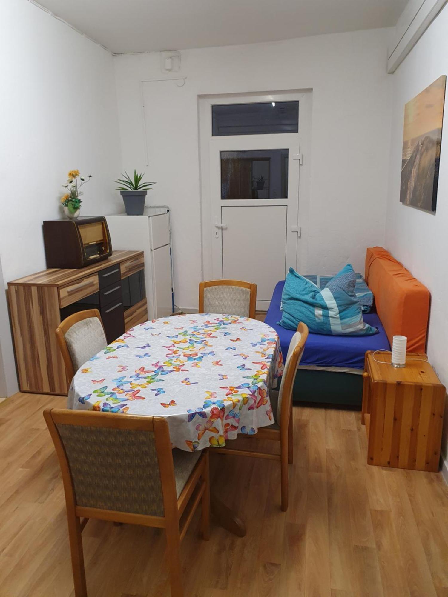 Ferienwohnung In Diehlo ไอเซนฮุทเทนชตัดท์ ภายนอก รูปภาพ